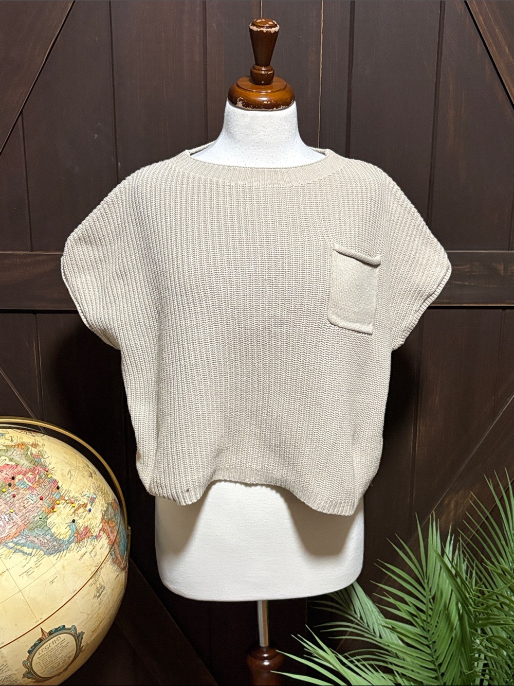 Illusory Cream Short-Sleeve Crewneck Sweater with Chest Pocket